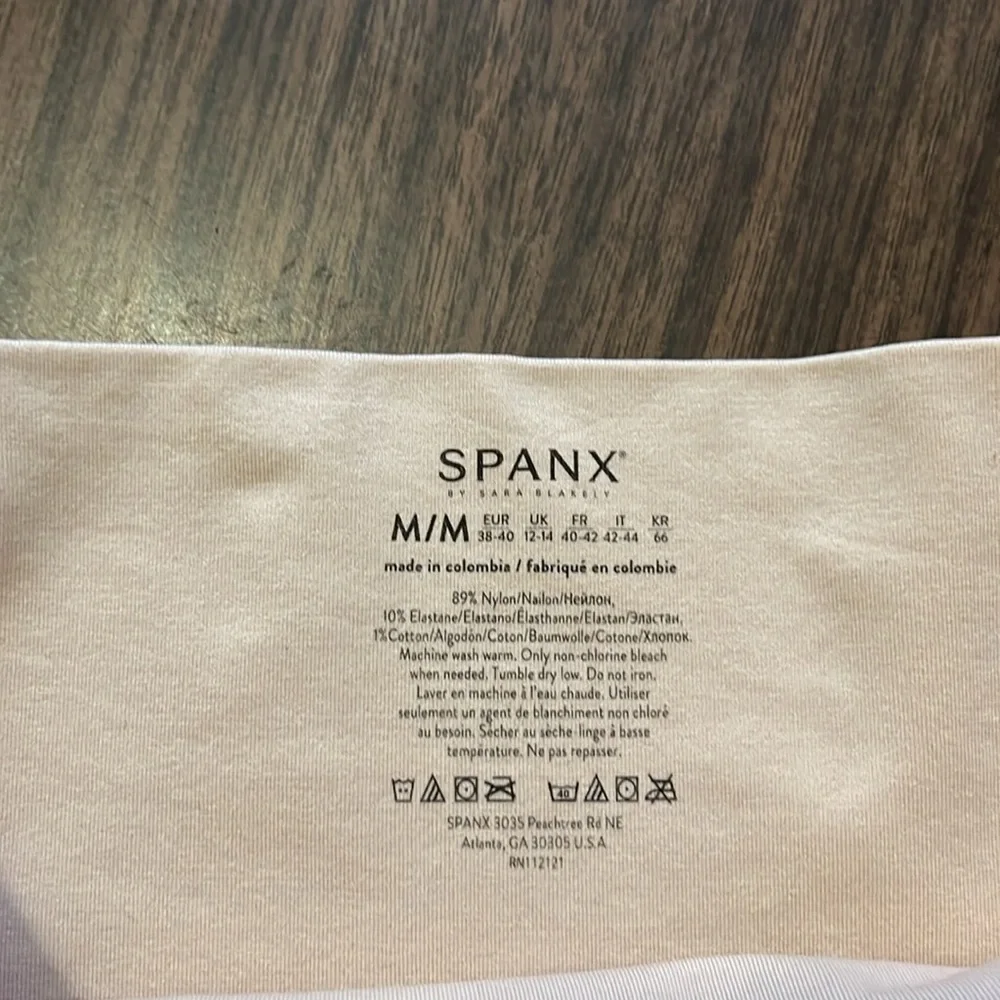 Spanx Medium Everyday Shaping Boyshort
